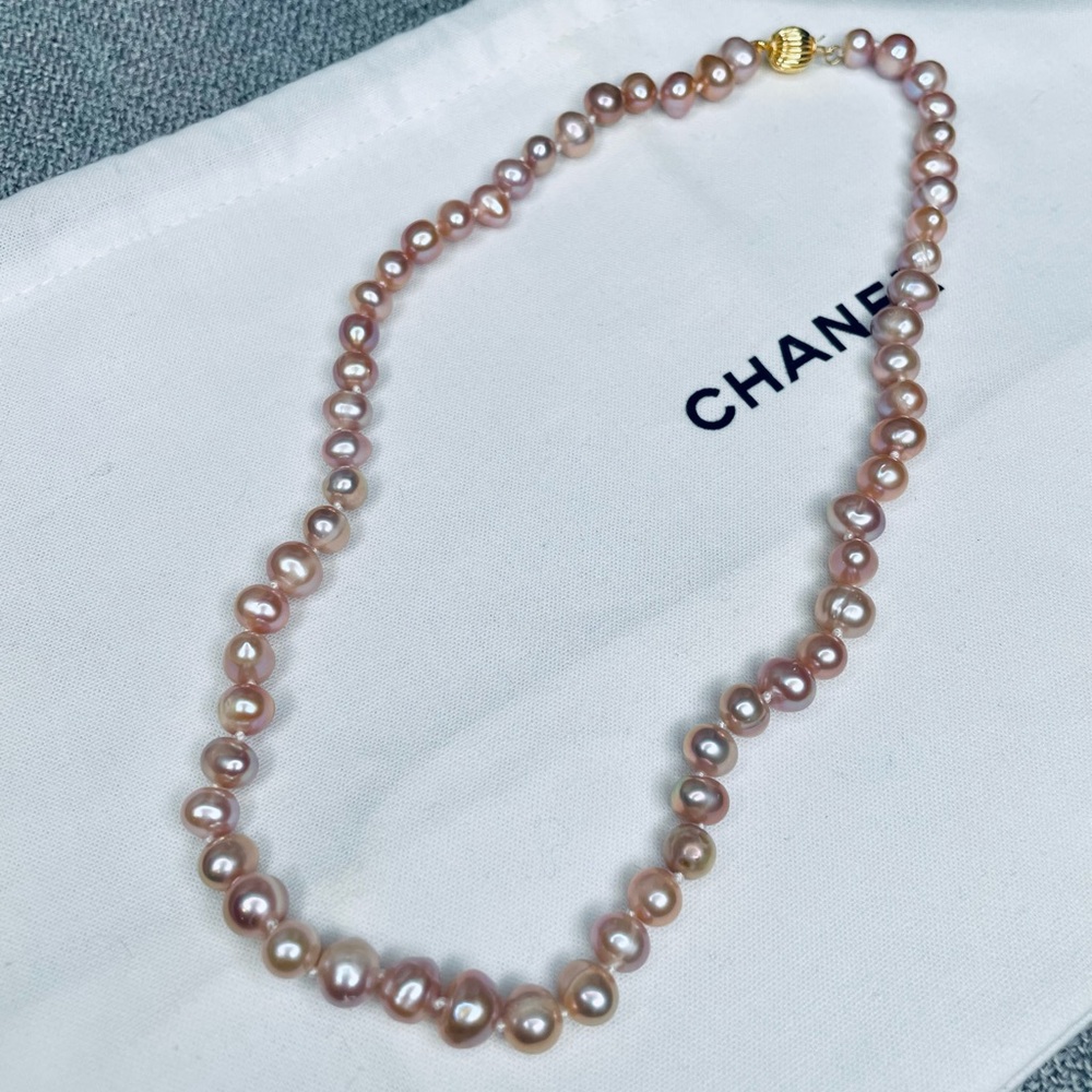 18” Natural Blush Pink Freshwater Pearl Necklace w/ Gold Clasp - Picture 2 of 6
